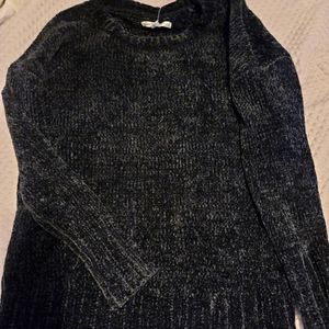 Black small super soft sweater